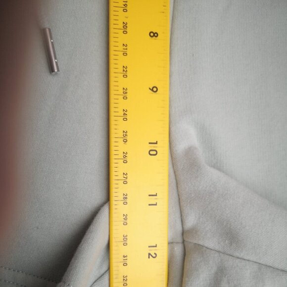 Eddie Bauer Ladies Size Medium Light Green Fleece Lined Loose Fit Shorts - Picture 8 of 9